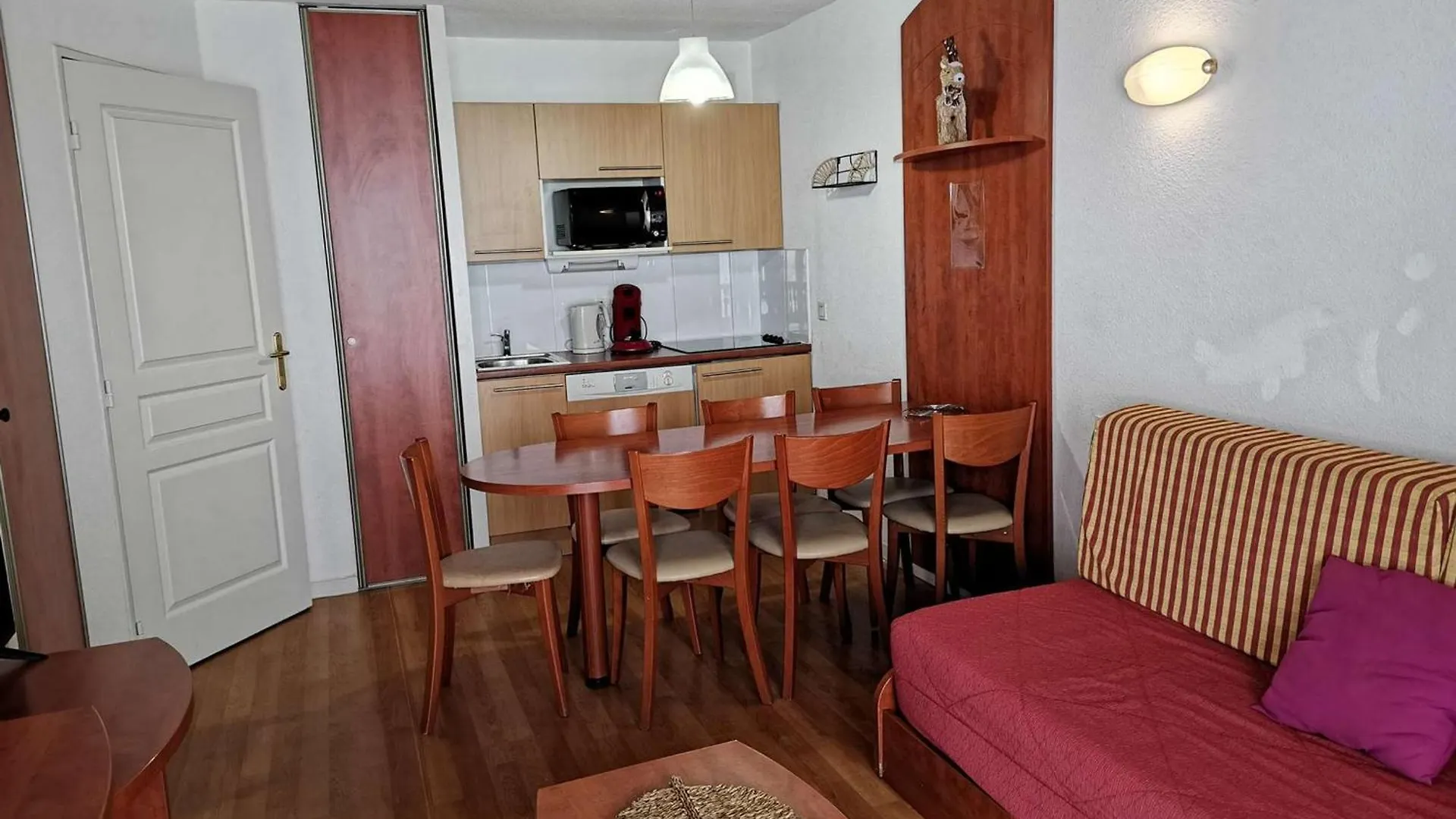 Duplex Avec Piscine, Salle De Fitness, Parking Et Animaux Acceptes - Fr-1-404-321 location